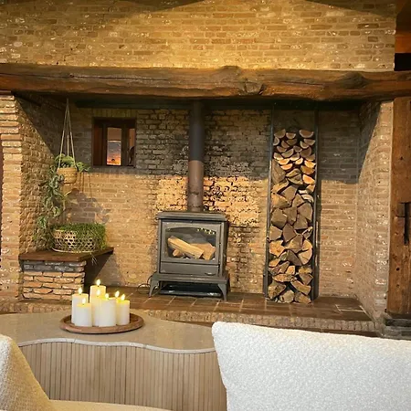 Japandi Lounge - Den Bosch- Sauna- Tub- Pizza Oven * Berlicum