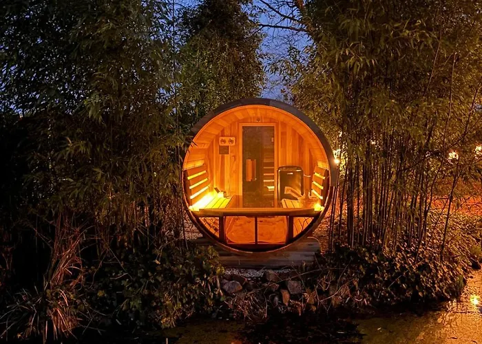 Japandi Lounge - Den Bosch- Sauna- Tub- Pizza Oven * Berlicum